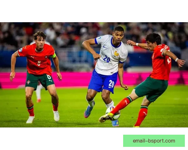 RB莱比锡官宣签下法国U21主力中卫补强防线布局新赛季冲击更高目标